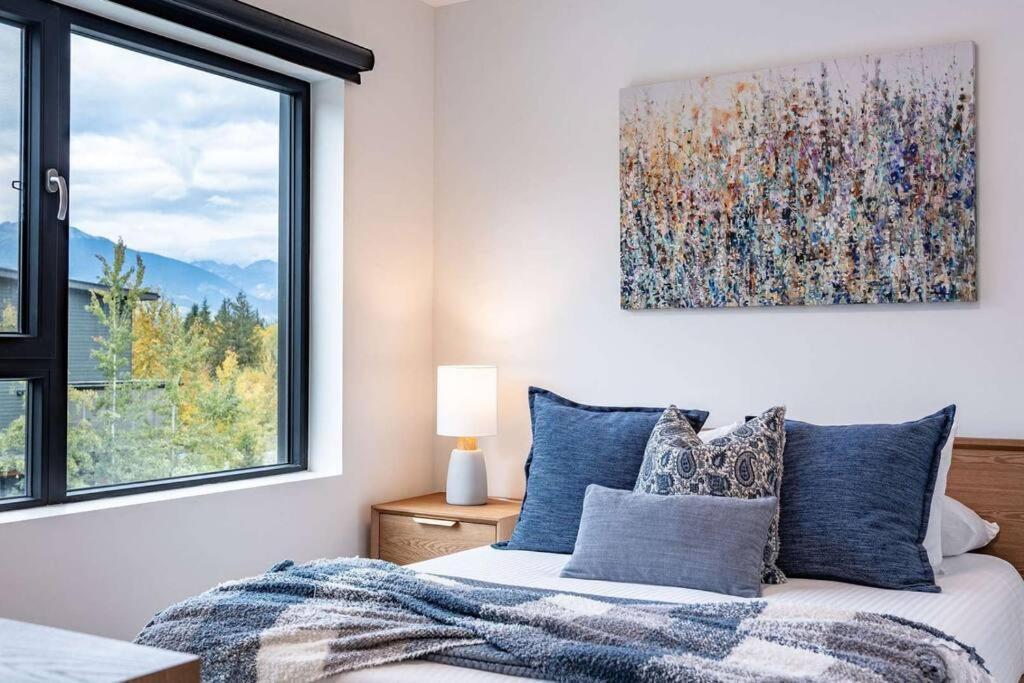 Apartament Bluebird Daze By Revelstoke Vacations Zewnętrze zdjęcie