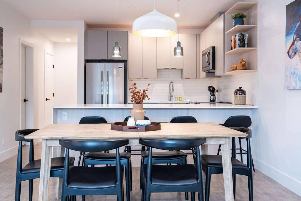 Apartament Bluebird Daze By Revelstoke Vacations Zewnętrze zdjęcie