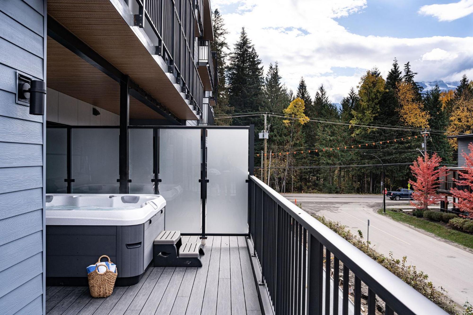 Apartament Bluebird Daze By Revelstoke Vacations Zewnętrze zdjęcie
