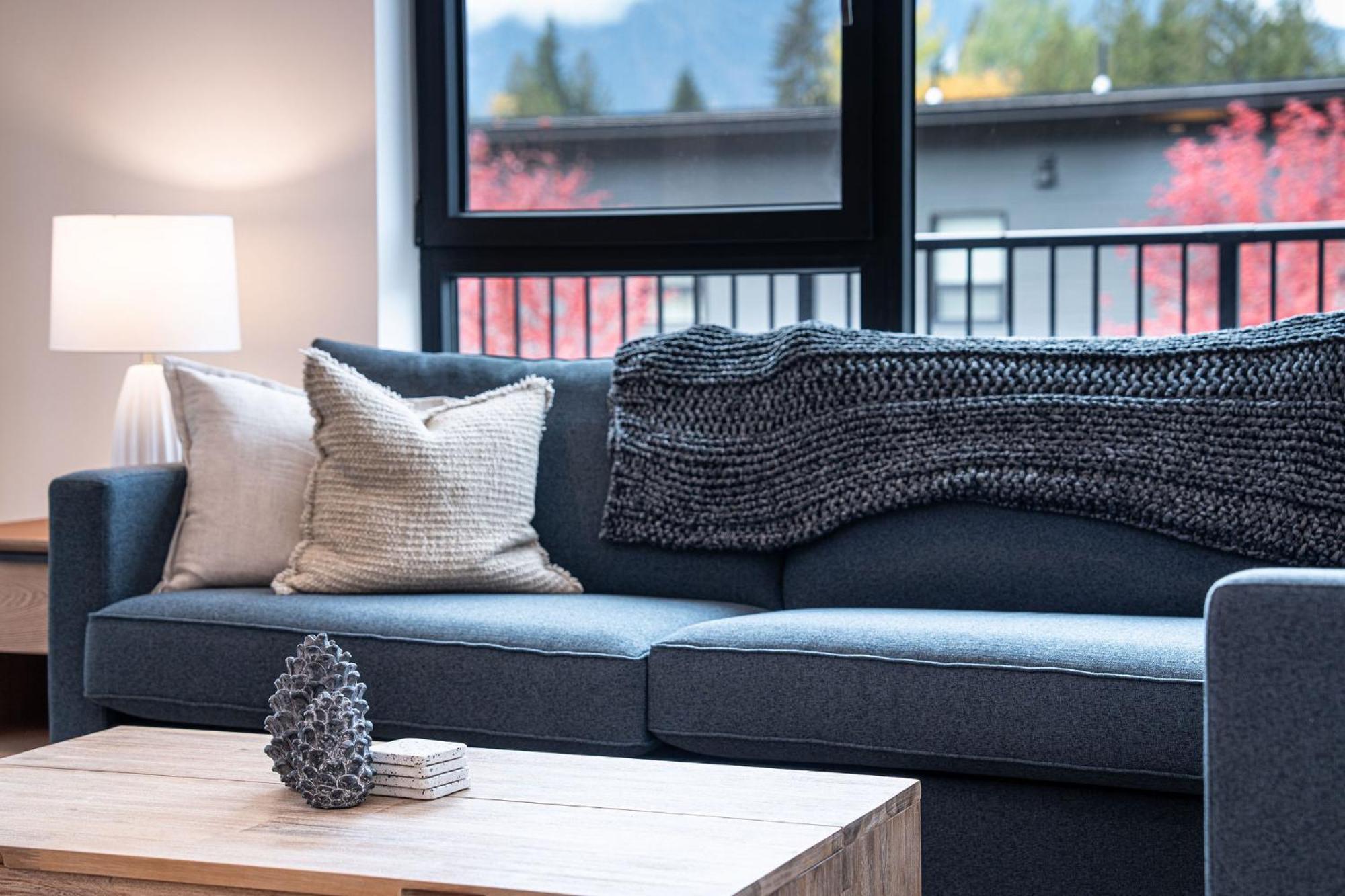 Apartament Bluebird Daze By Revelstoke Vacations Zewnętrze zdjęcie